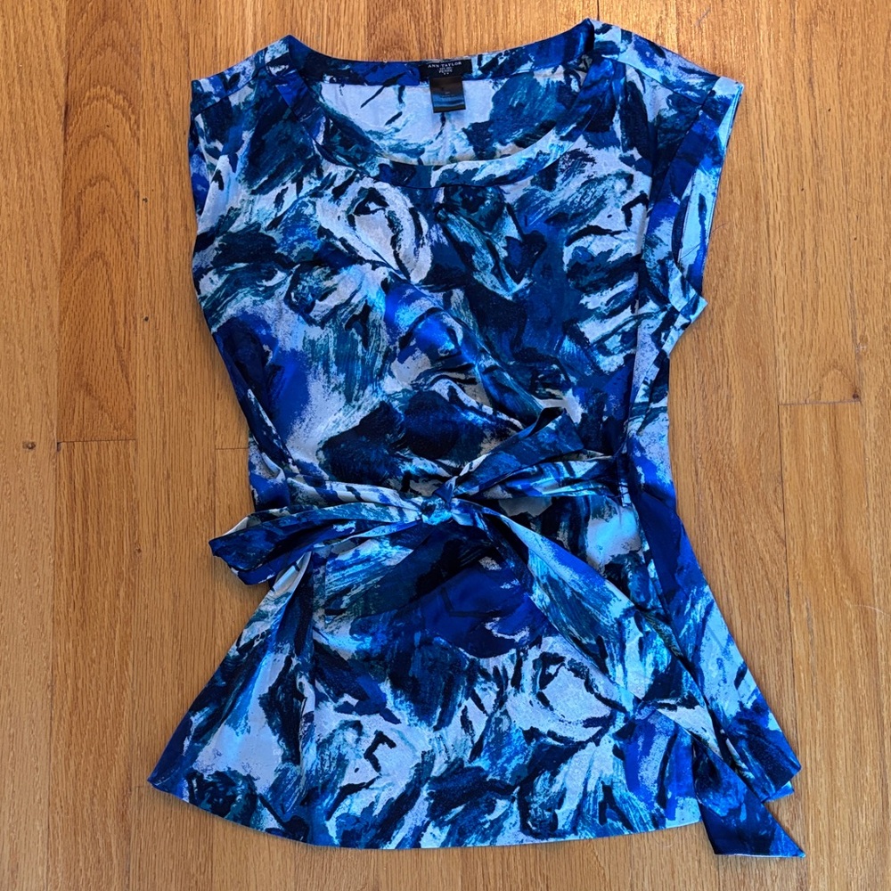 Ann Taylor Blue and White Abstract Blouse